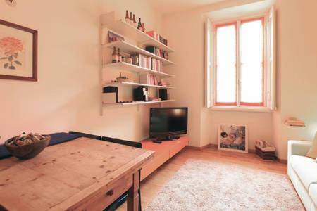 Appartamento Centro Storico Corso Magenta Cadorna มิลาน ภายนอก รูปภาพ